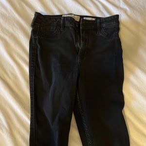 Hollister high-rise super skinny 27 x 32